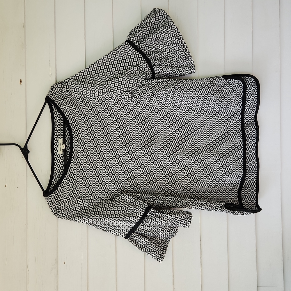 Max Studio Black & White Top